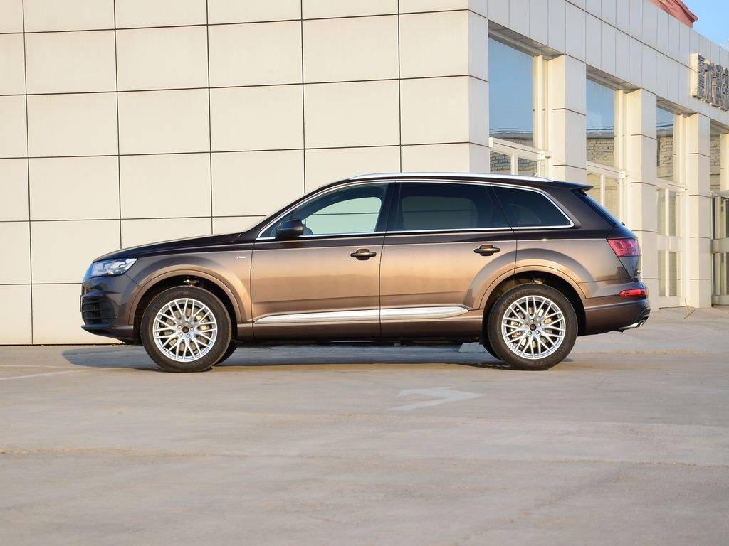 奥迪Q72.jpg